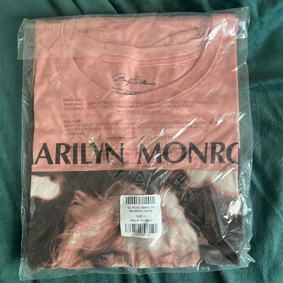 NWT Torrid Classic Fit Tee - Cotton Marilyn Monroe Pink - Picture 5 of 5